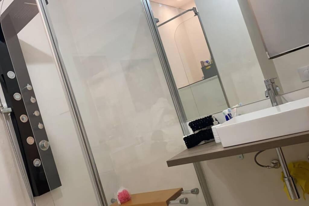 Delle Palme Rooms Elegante Monolocale In Centro ปาแลร์โม ภายนอก รูปภาพ