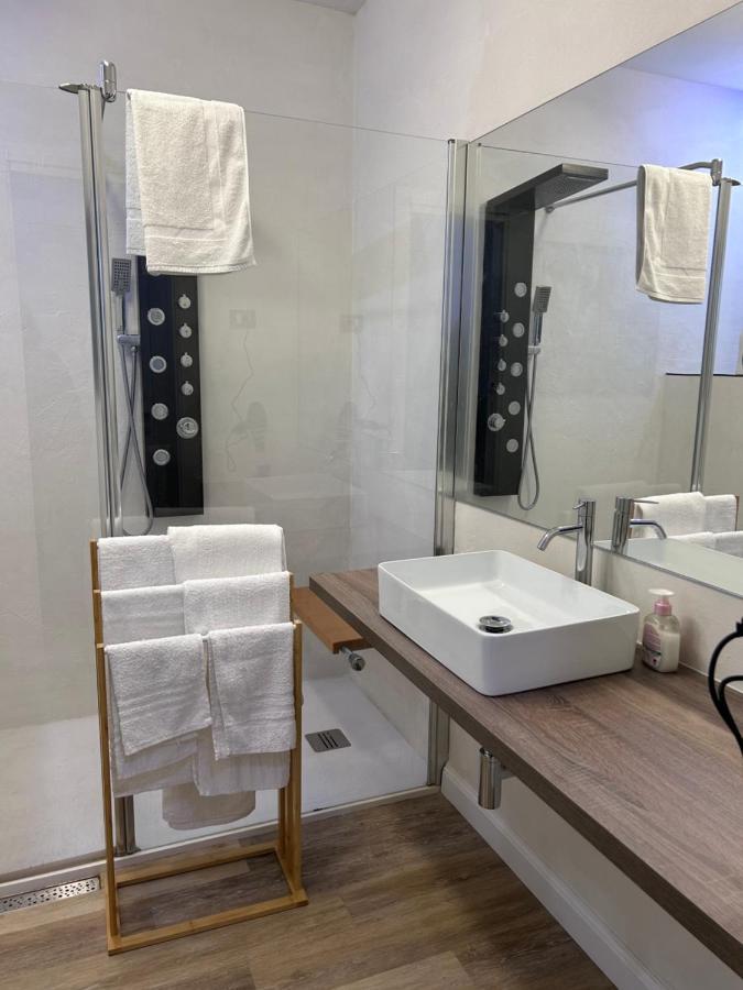 Delle Palme Rooms Elegante Monolocale In Centro ปาแลร์โม ภายนอก รูปภาพ